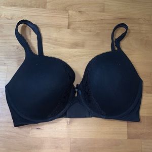 Victoria’s Secret Bra 34DDD  perfect shape